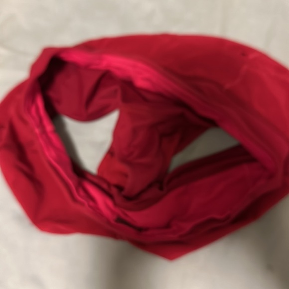 Lululemon speed shorts sz 6 2.5” - Picture 4 of 6